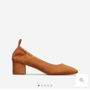 Everlane suede day heel in camel size 9
